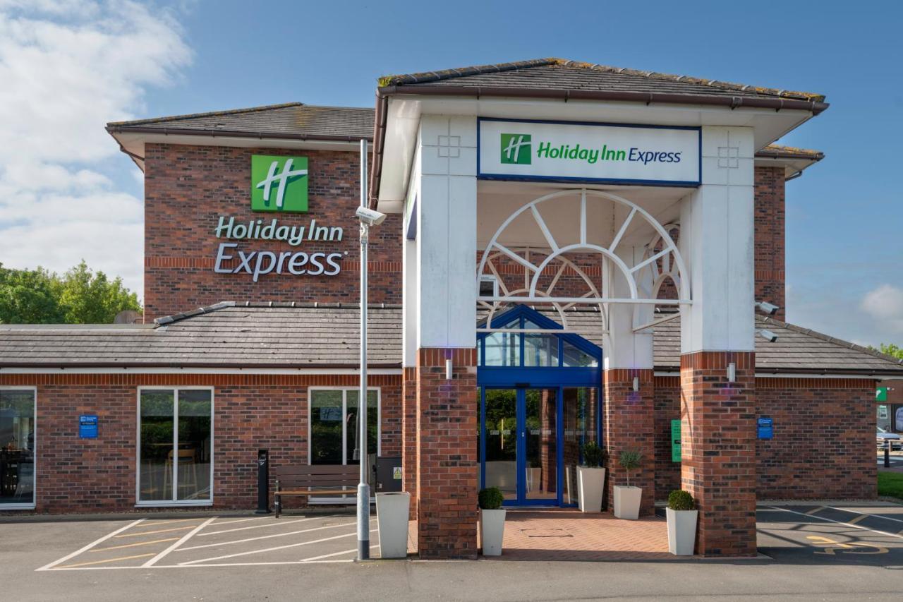 Express By Ihg Hotel 3*