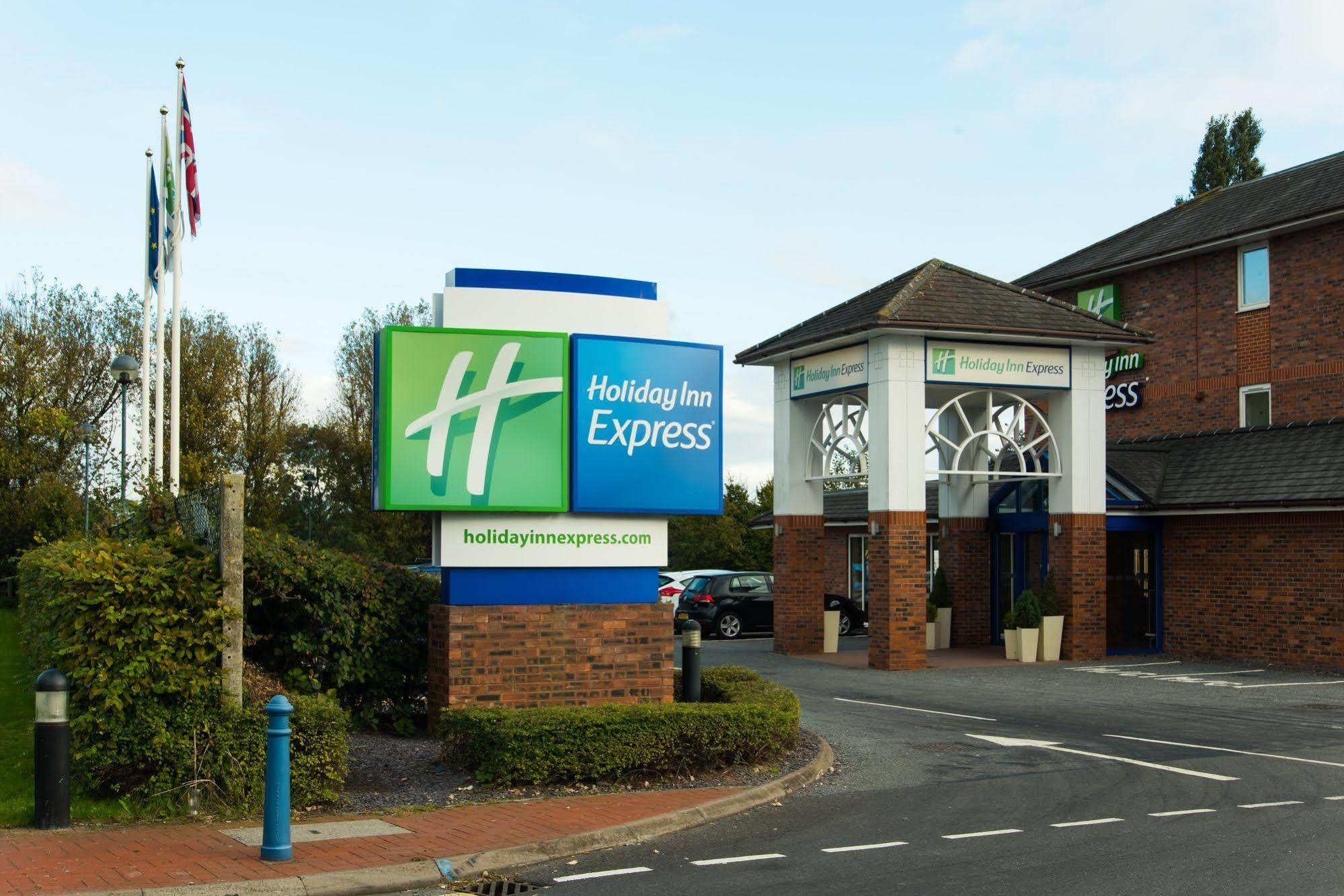 Express By Ihg Hotel
