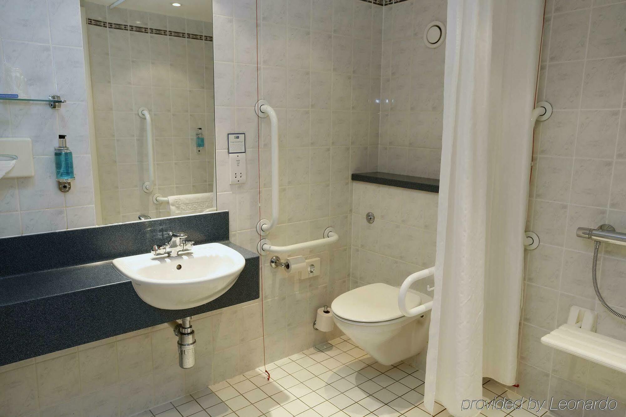 Express By Ihg Hotel